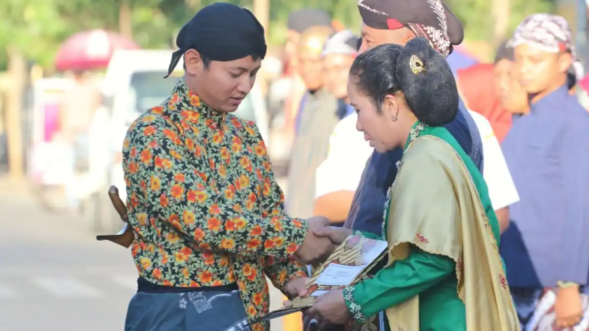 Baju Kejawen Pria Simple Adat Indonesia