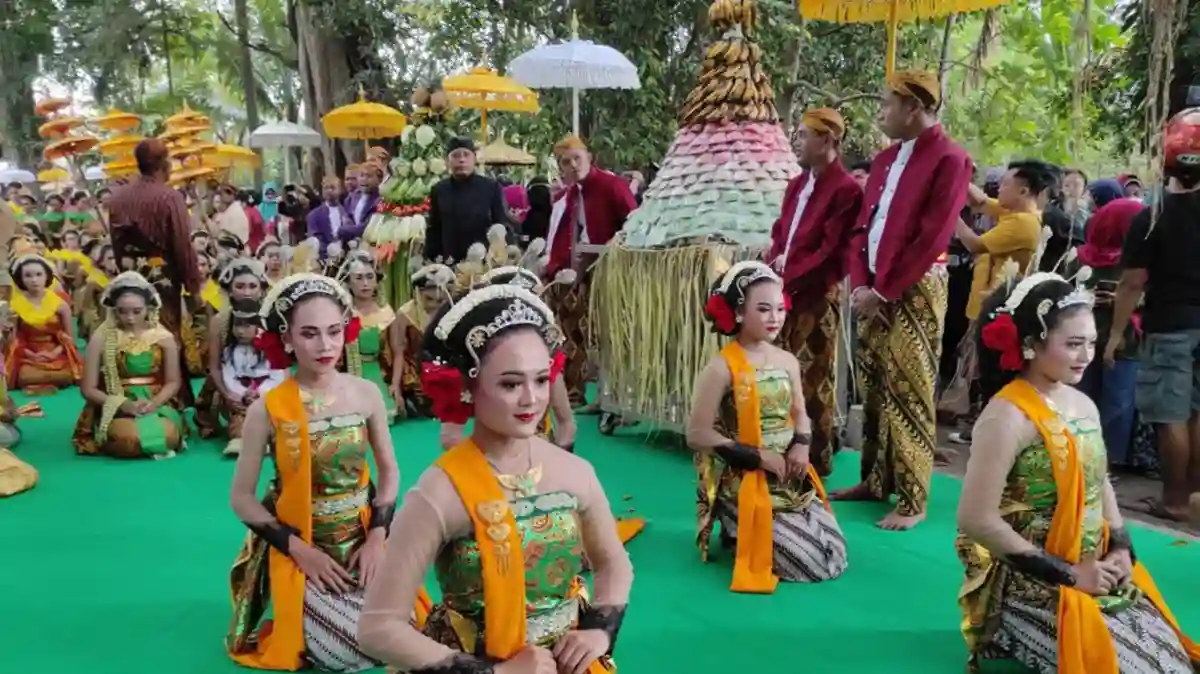 26 Upacara Adat Jawa Timur, Tradisi, Kesenian dan Penjelasannya