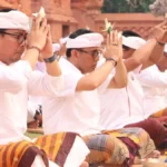 5 Mantra Panca Sembah di Merajan Lengkap dengan Artinya