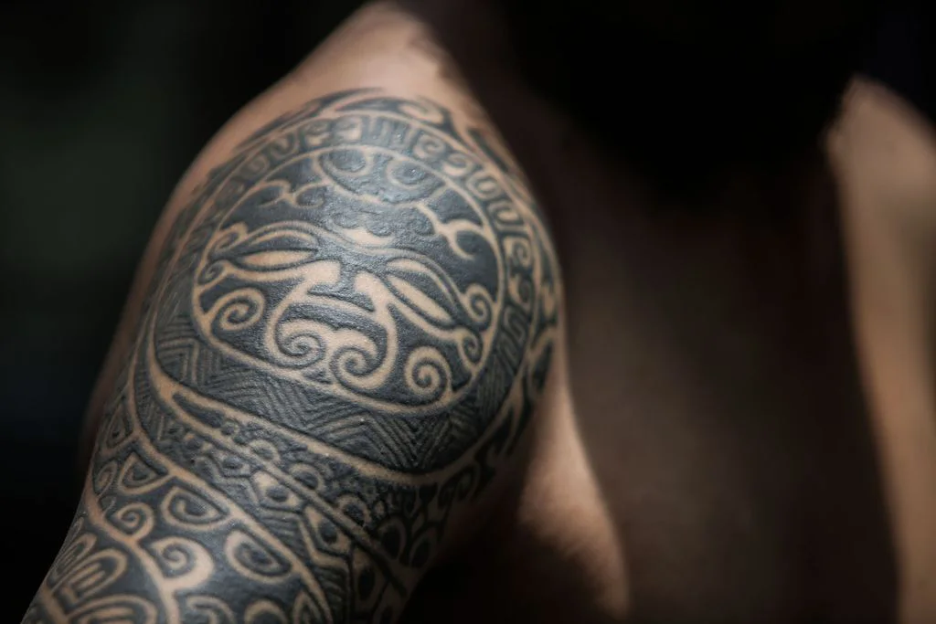 Tato Motif Alam Kalimantan